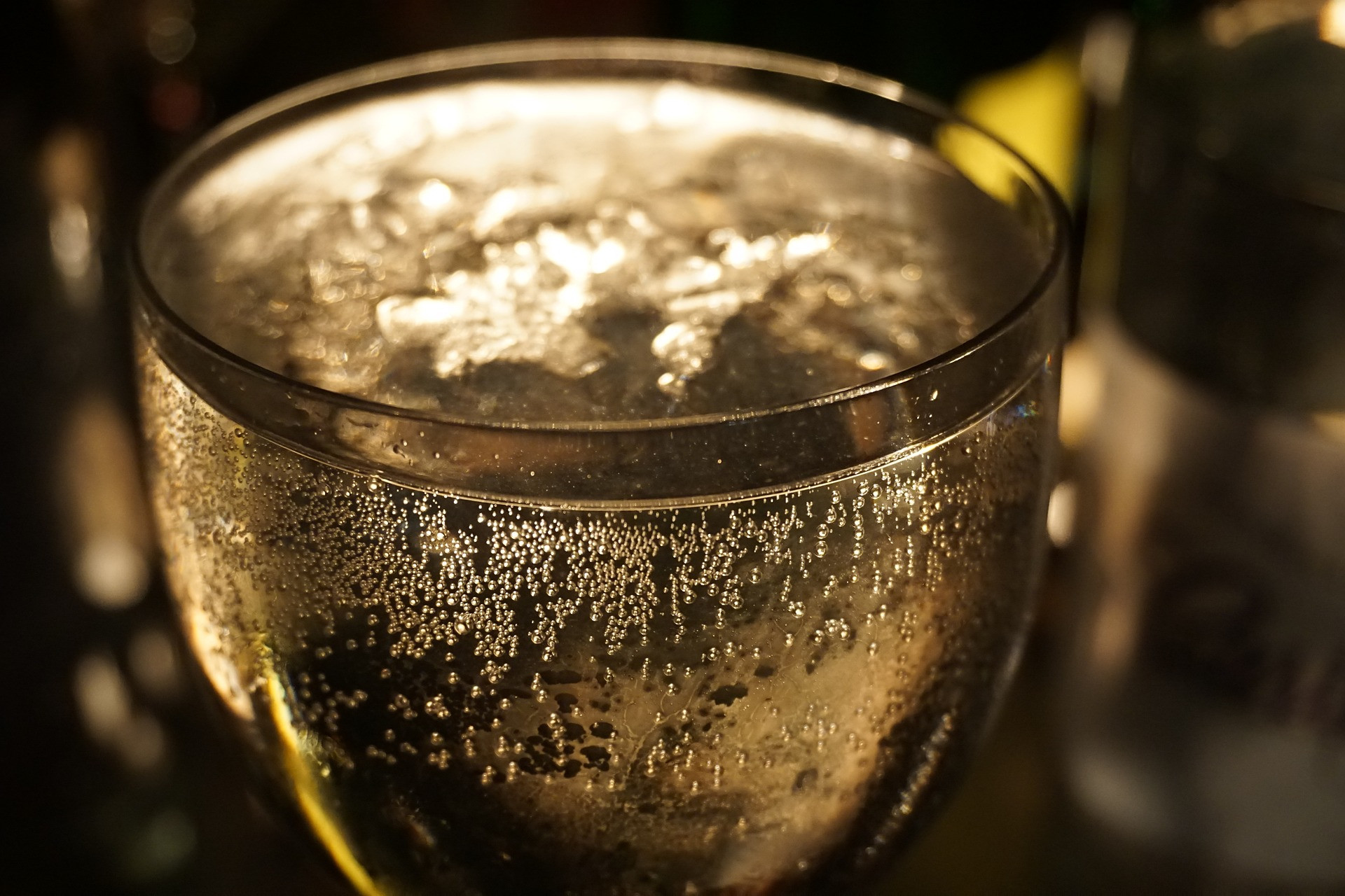 CHAMPAGNE